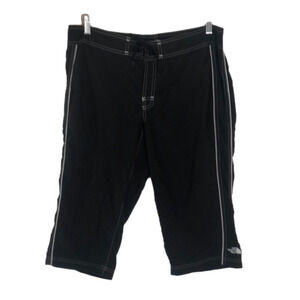 𝅺the North Face shorts, black & White size 12